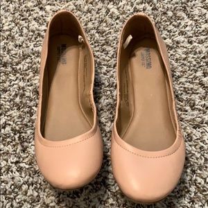 Nude flats, only worn once!
